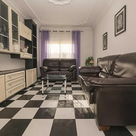 Trafalgar Apartment *