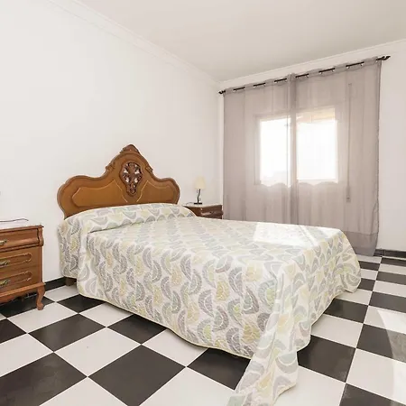 Trafalgar Apartment *